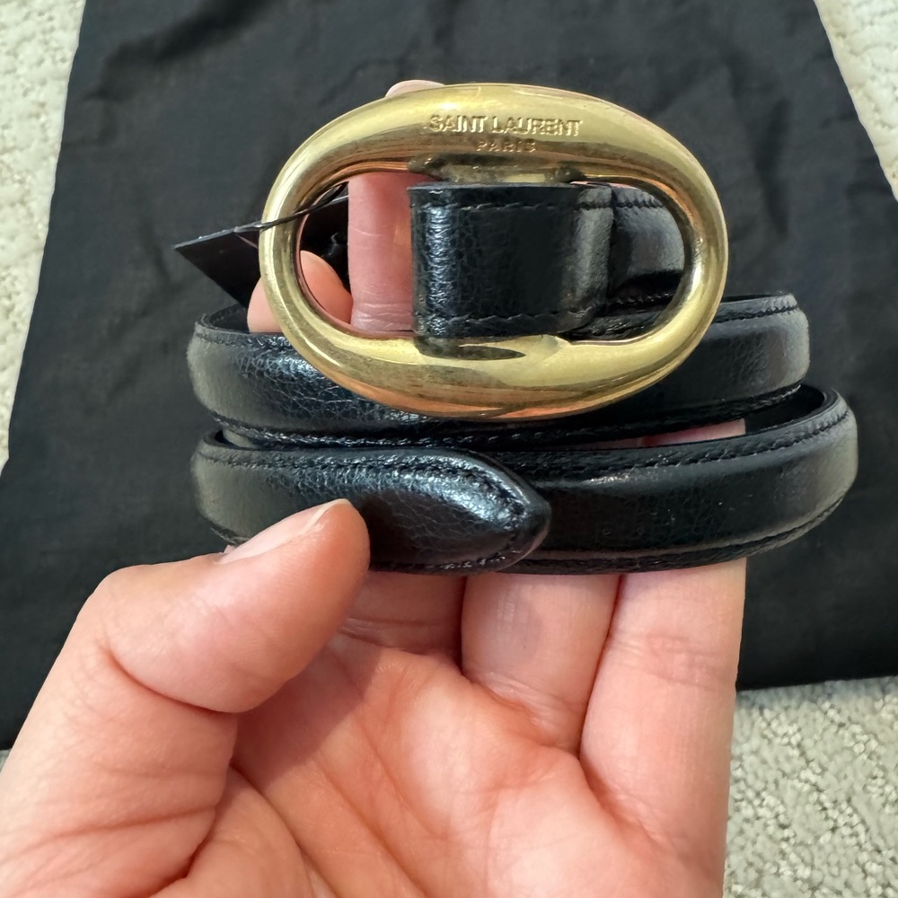 YSL OVAL BUCKLE THIN BELT IN SMOOTH LEATHER - Brand new, never worn, authentic.